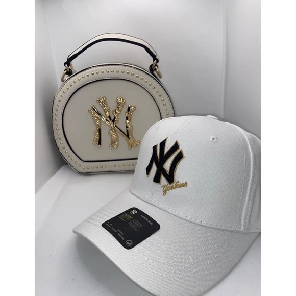 Ny purse and hat set - Picture 7 of 8